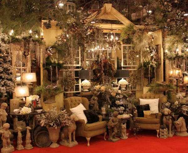 A room decorated for christmas