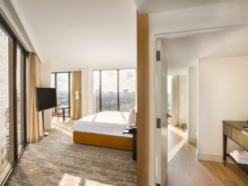 Corner King Room